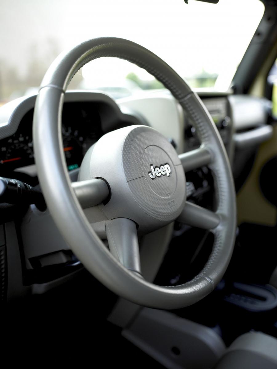  Jeep Wrangler JT Concept 2007 года  (фото 10 из 54)